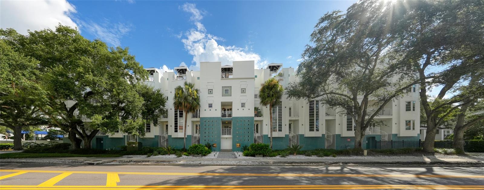 4950 BAYSHORE BOULEVARD 16