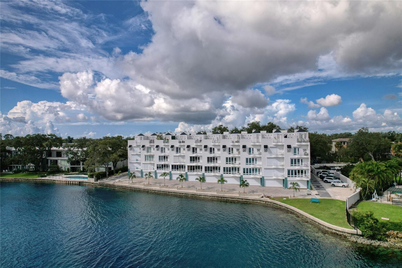 4950 BAYSHORE BOULEVARD 16