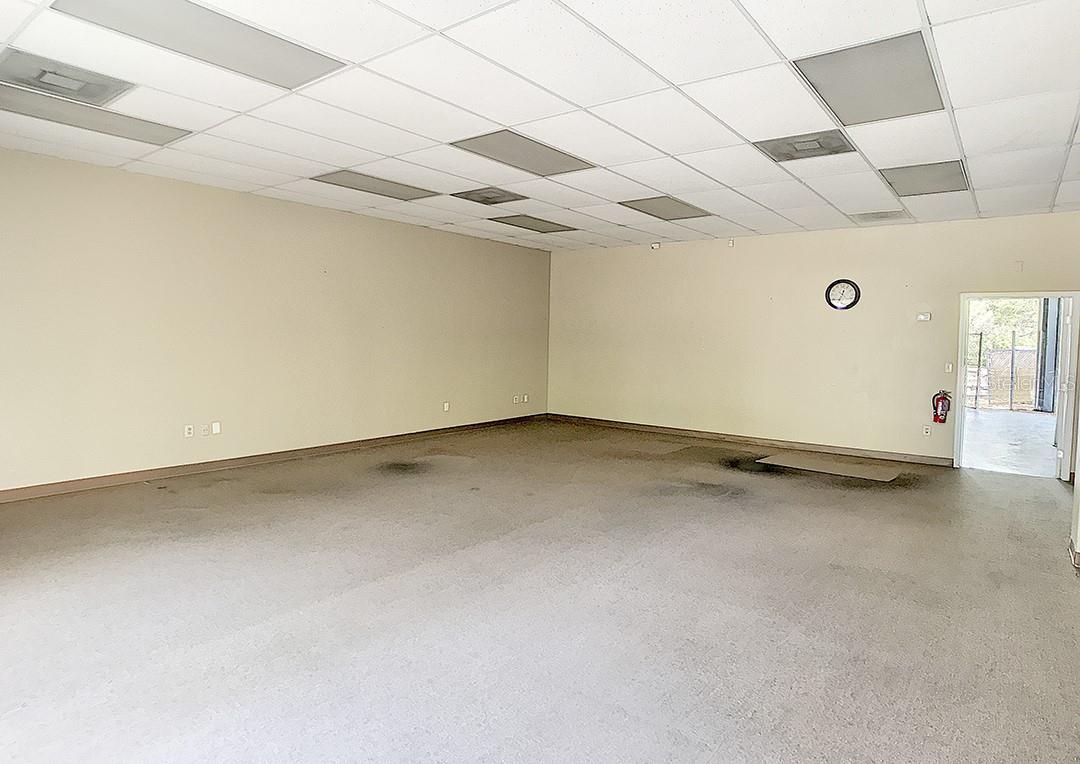 TROPIC PARK - Commercial Lease