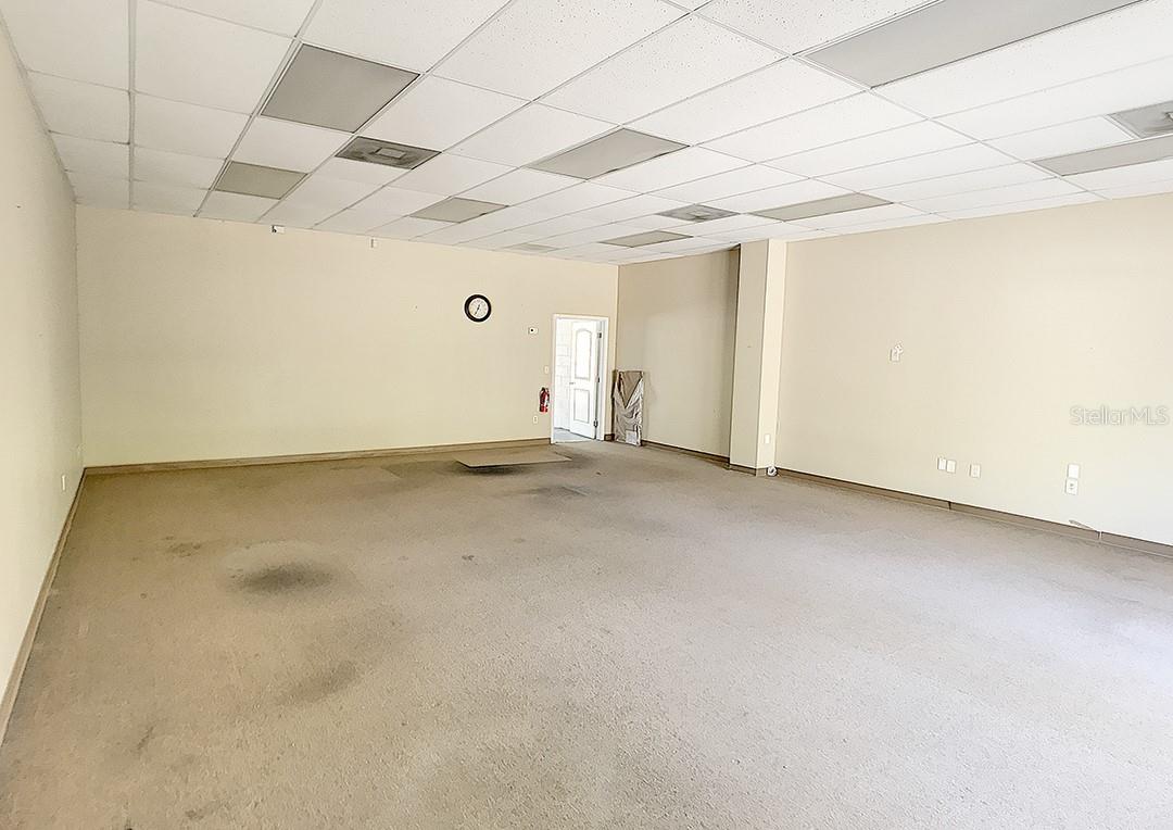 TROPIC PARK - Commercial Lease