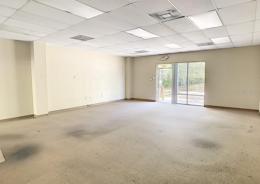 TROPIC PARK - Commercial Lease