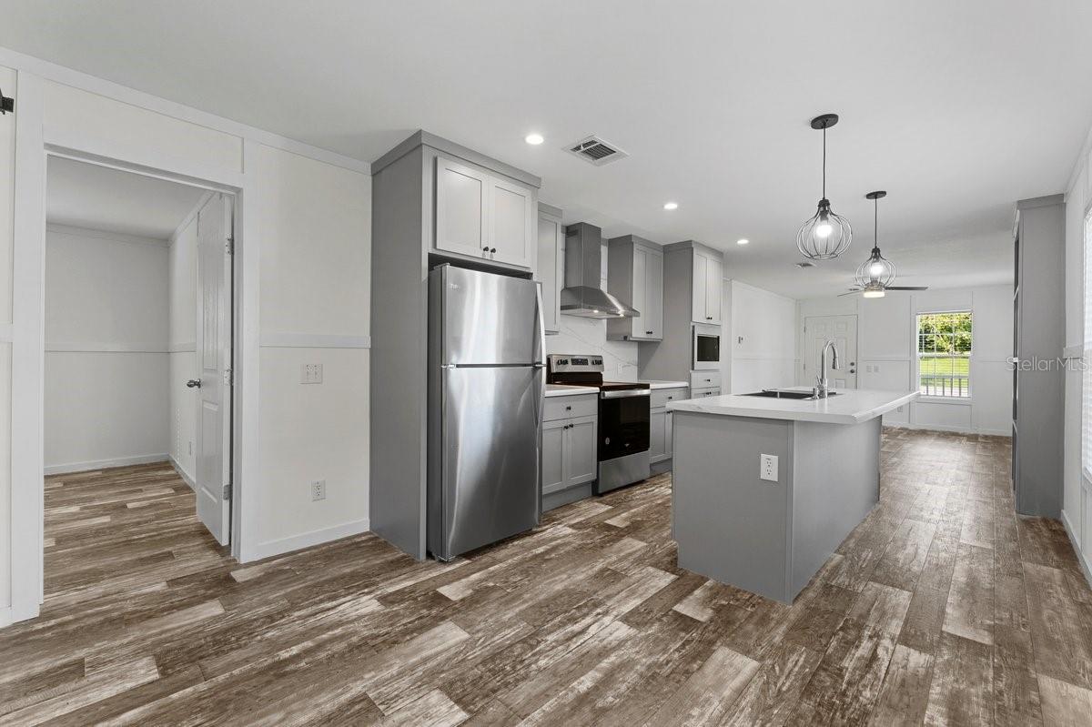 811 N SWINDELL #2 AVENUE