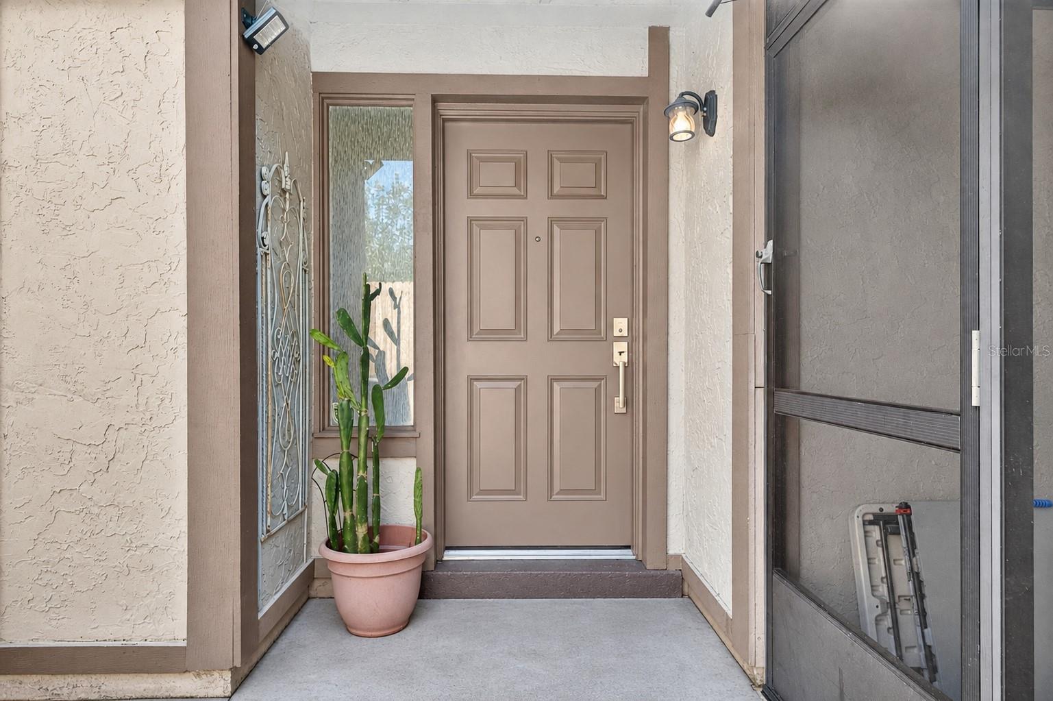 810 HUNTERS COURT