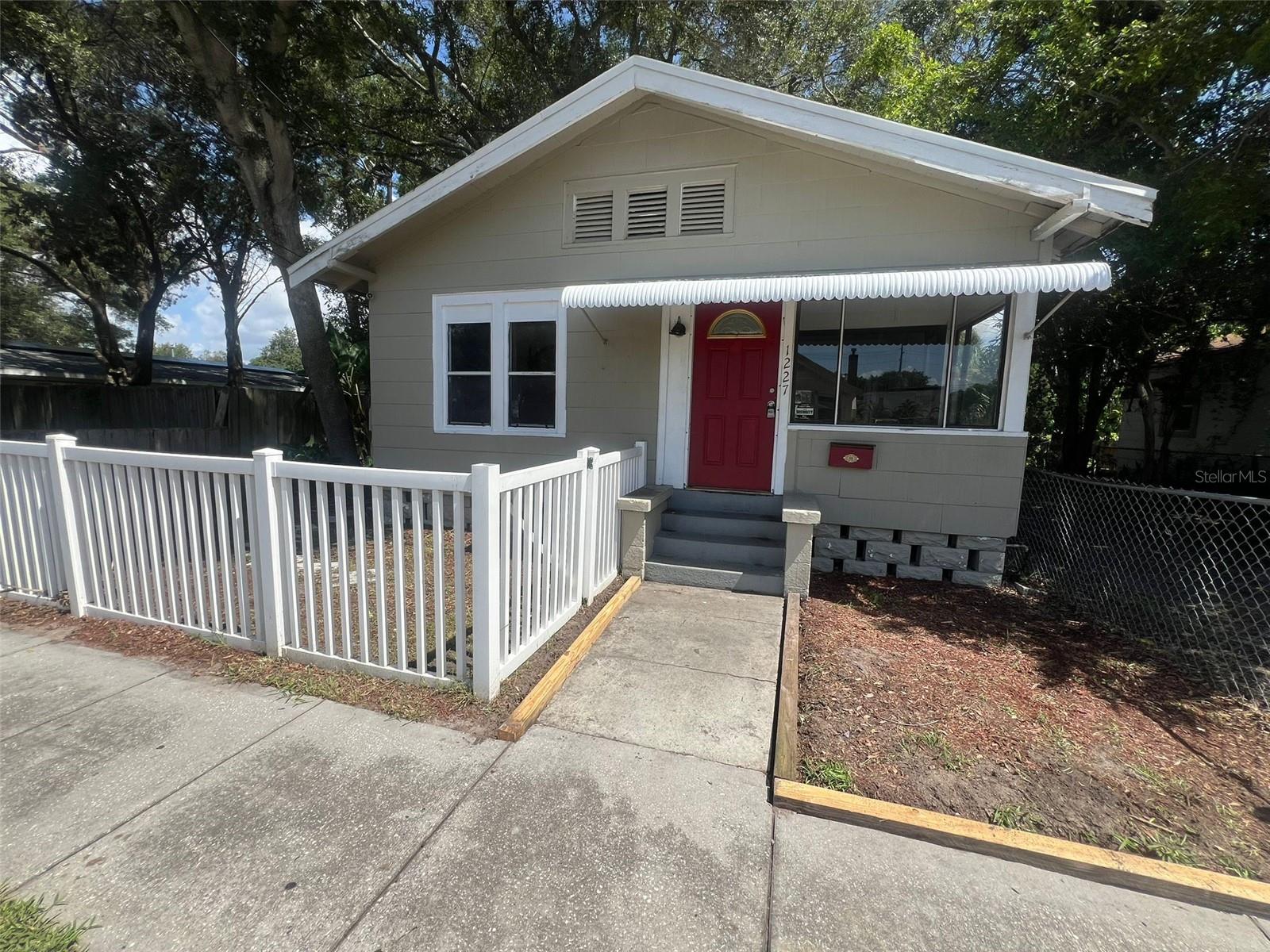2 BEDROOM / 1.5 BATHROOM SINGLE FAMILY HOME, FRESHLY PAINTED, CENTRAL A/C & WALL A/C UNITS, TILE FLOORING THROUGHOUT, LAUNDRY ROOM WITH WASHER/DRYER HOOKUP, SPACIOUS FENCED YARD.