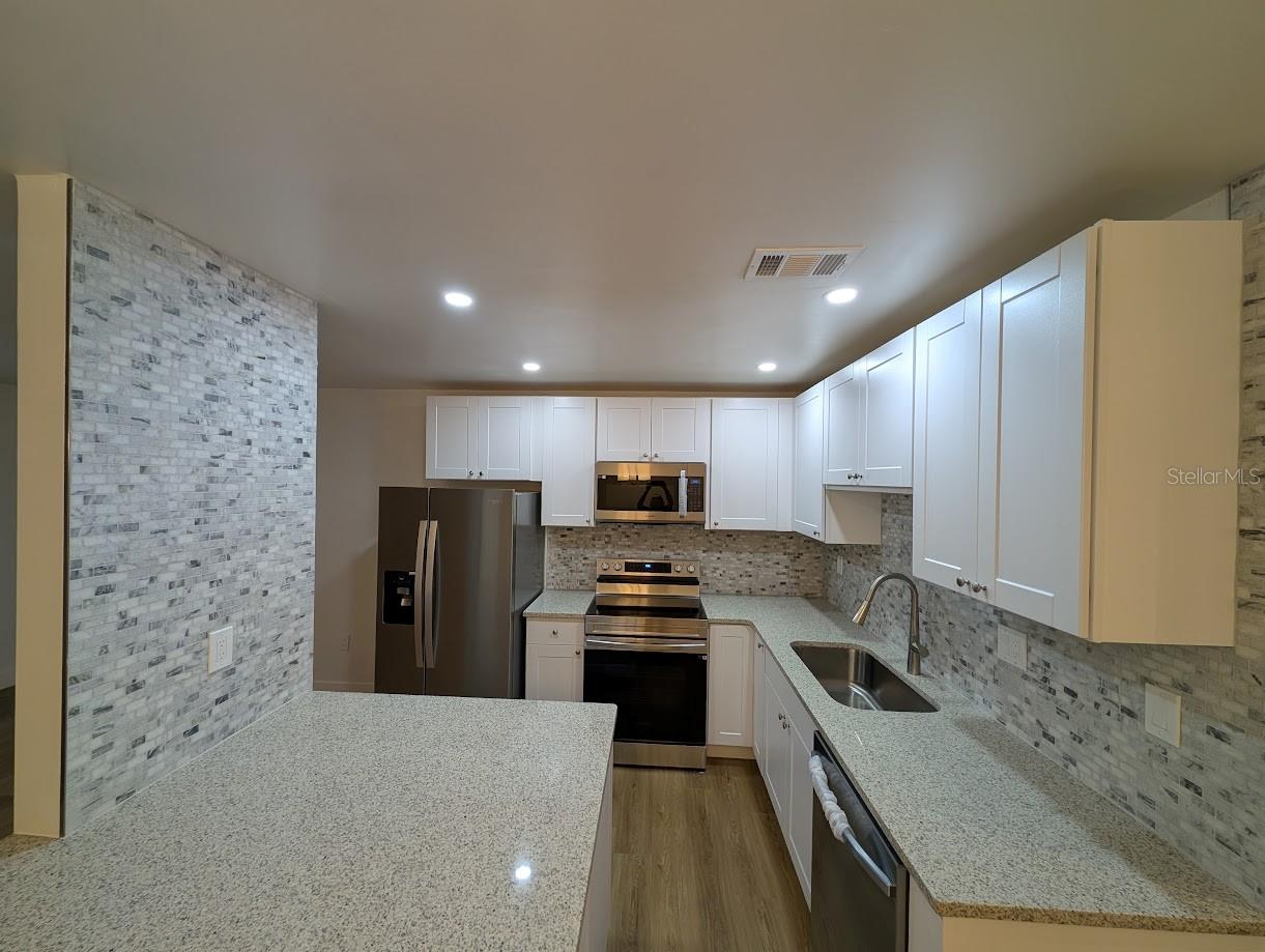 BIVENS LAKE ESTATE S - Residential