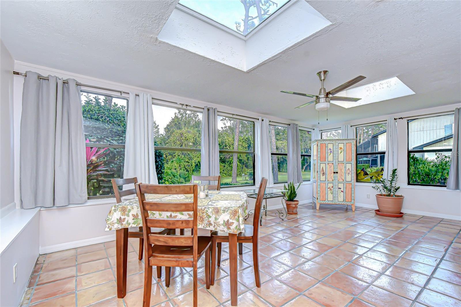 SADDLEBROOK - Residential