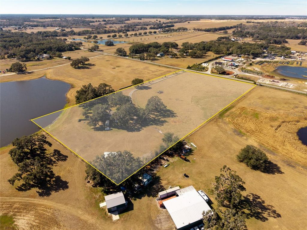 Photo of 9504 Fort King Road, Dade City, FL 33525 (MLS # W7882143)