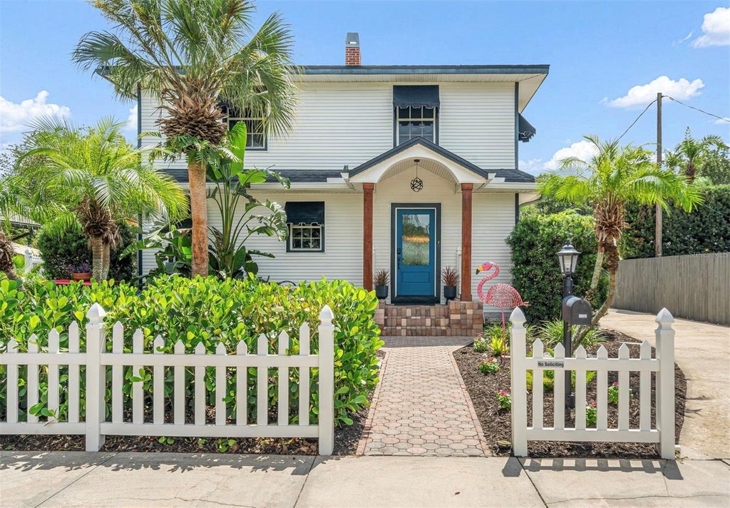Photo of 1350 26th Avenue N, St Petersburg, FL 33704 (MLS # TB8546002)