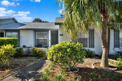 Photo of 7216 Parkside Villas Drive, St Petersburg, FL 33709 (MLS # TB8557767)