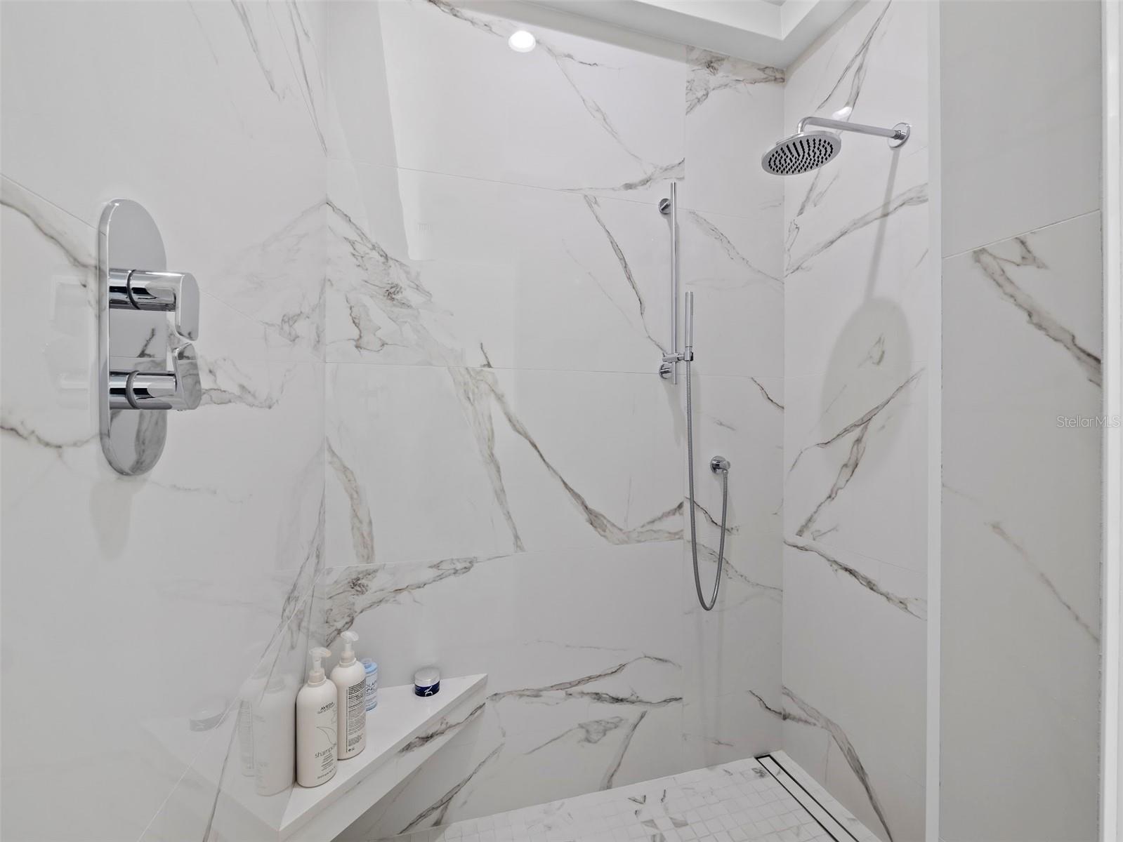 LIGHTHOUSE POINT - Residential