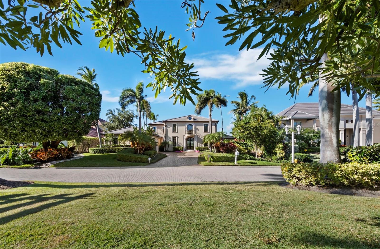 LIGHTHOUSE POINT - Residential