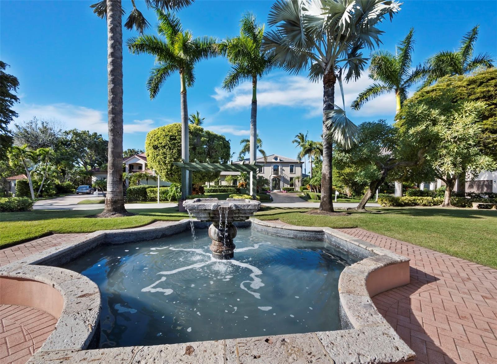 LIGHTHOUSE POINT - Residential