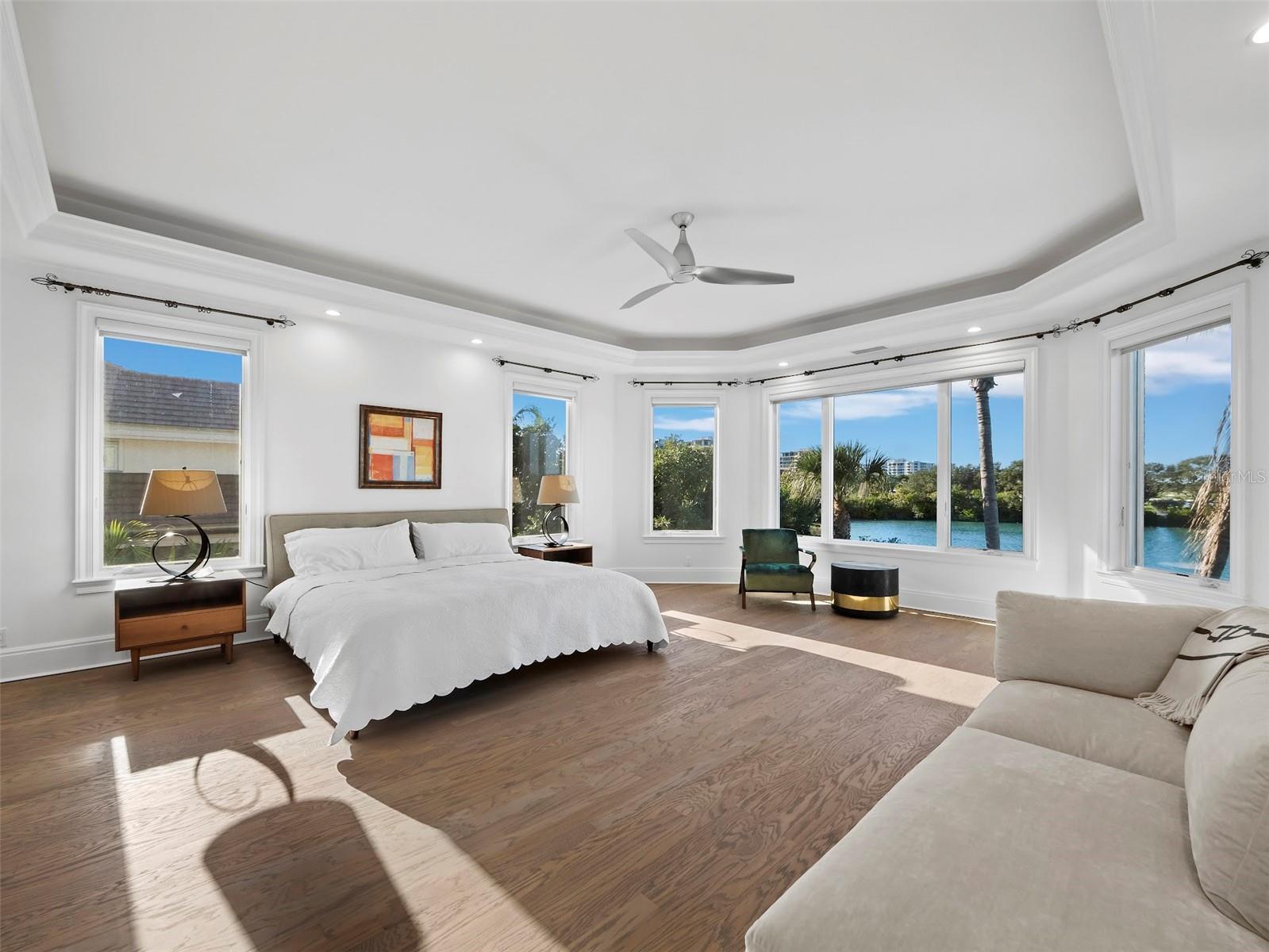 LIGHTHOUSE POINT - Residential