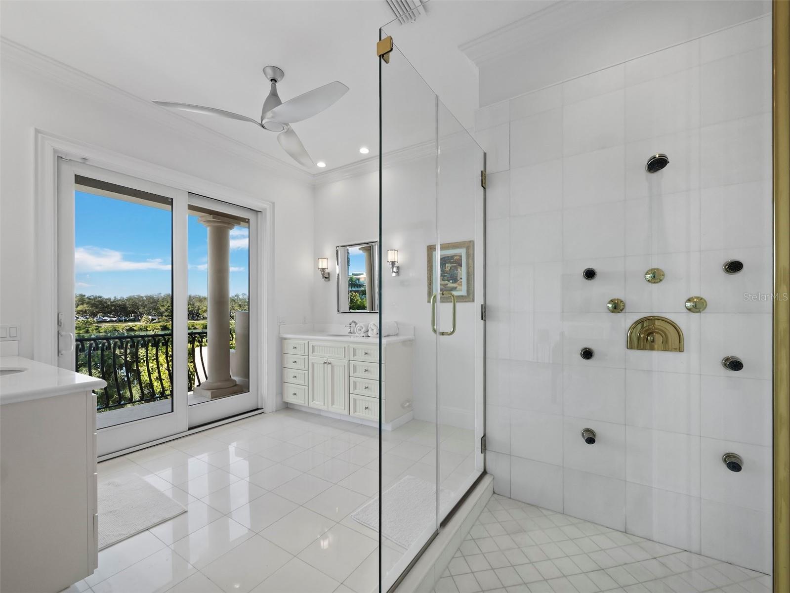 LIGHTHOUSE POINT - Residential