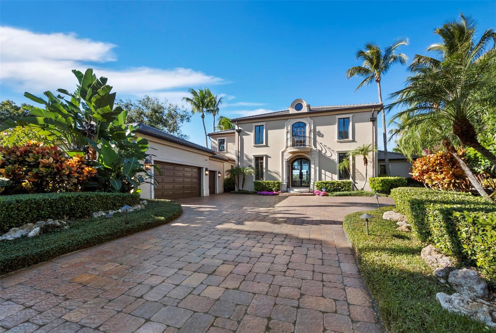 LIGHTHOUSE POINT - Residential