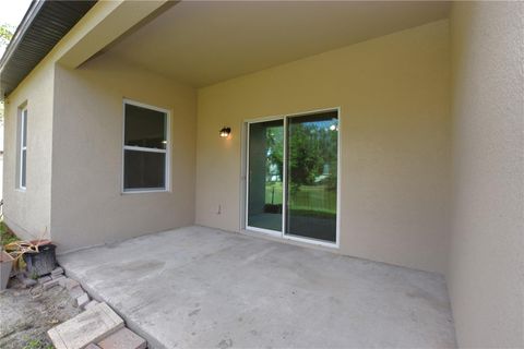 A home in WINTER HAVEN