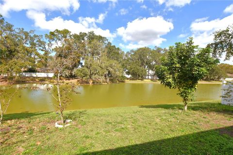 A home in WINTER HAVEN