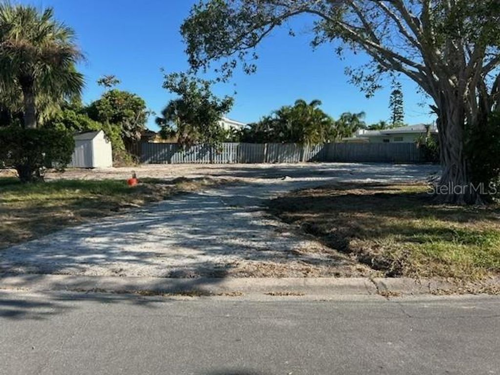 Photo of 3615 Belle Vista Drive E, St Pete Beach, FL 33706 (MLS # O6358074)