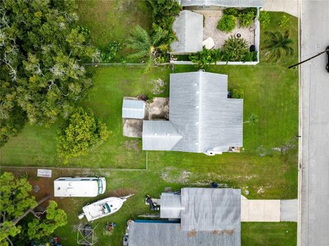 A home in PALMETTO