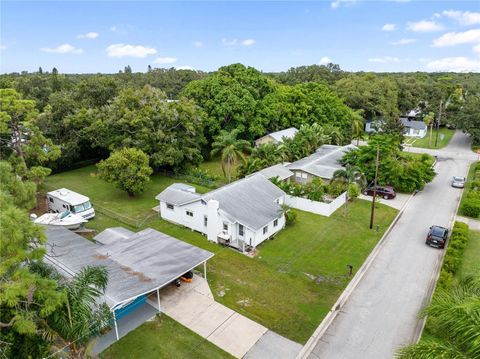 A home in PALMETTO