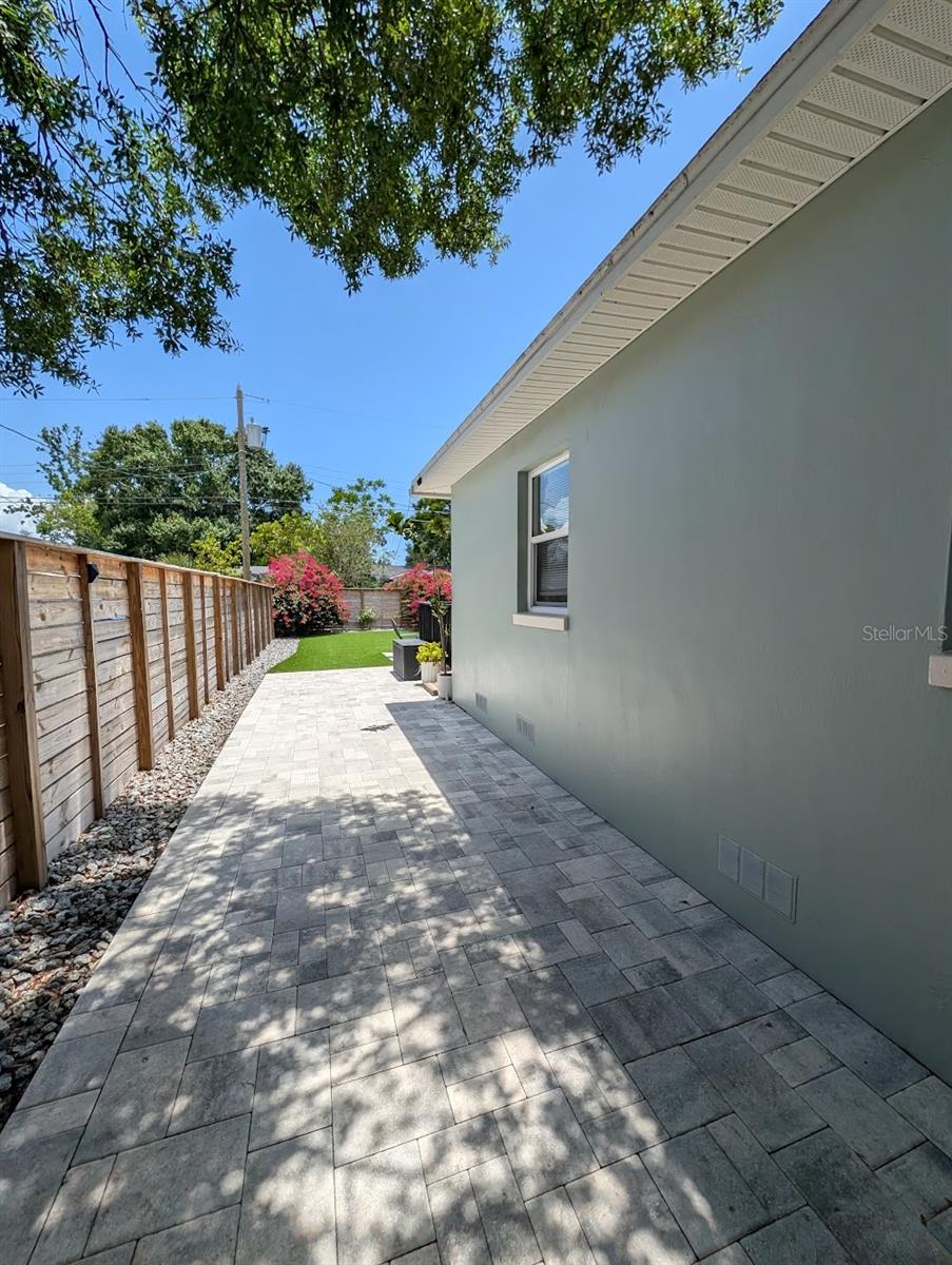 KENILWORTH - Residential