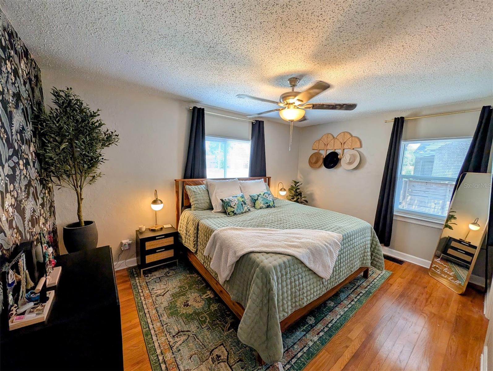 KENILWORTH - Residential