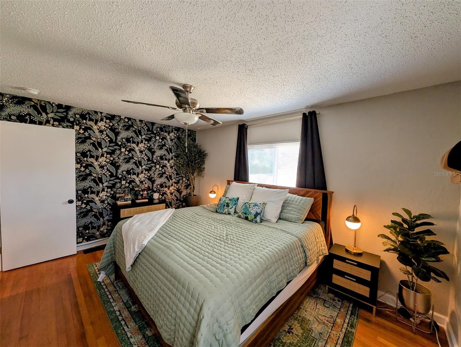 KENILWORTH - Residential