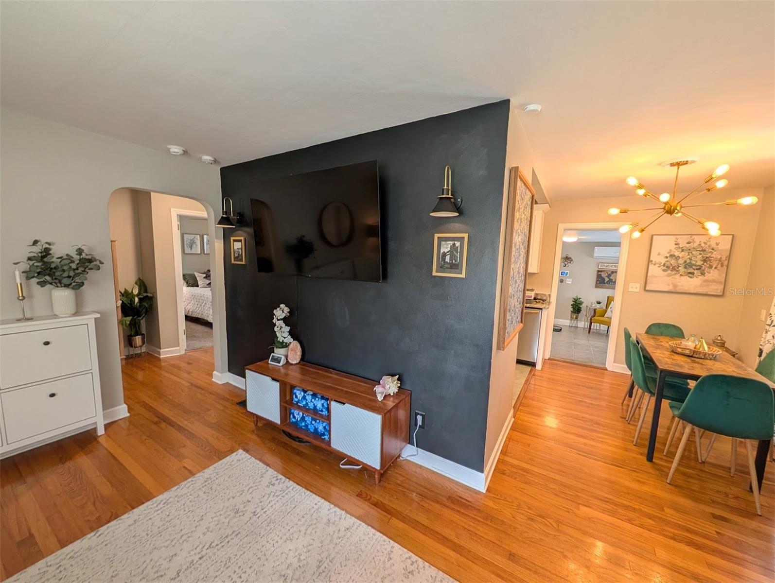 KENILWORTH - Residential