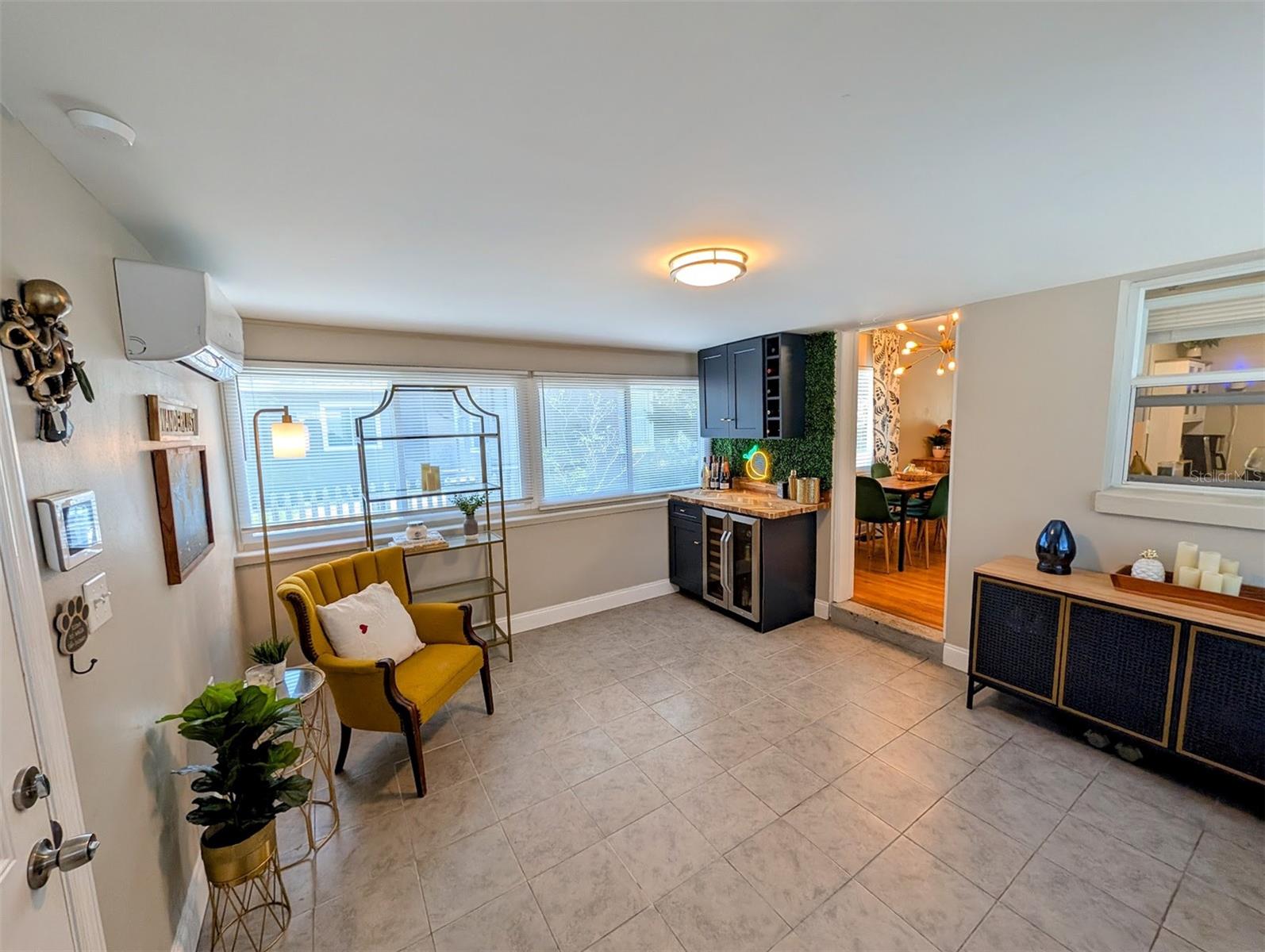 KENILWORTH - Residential