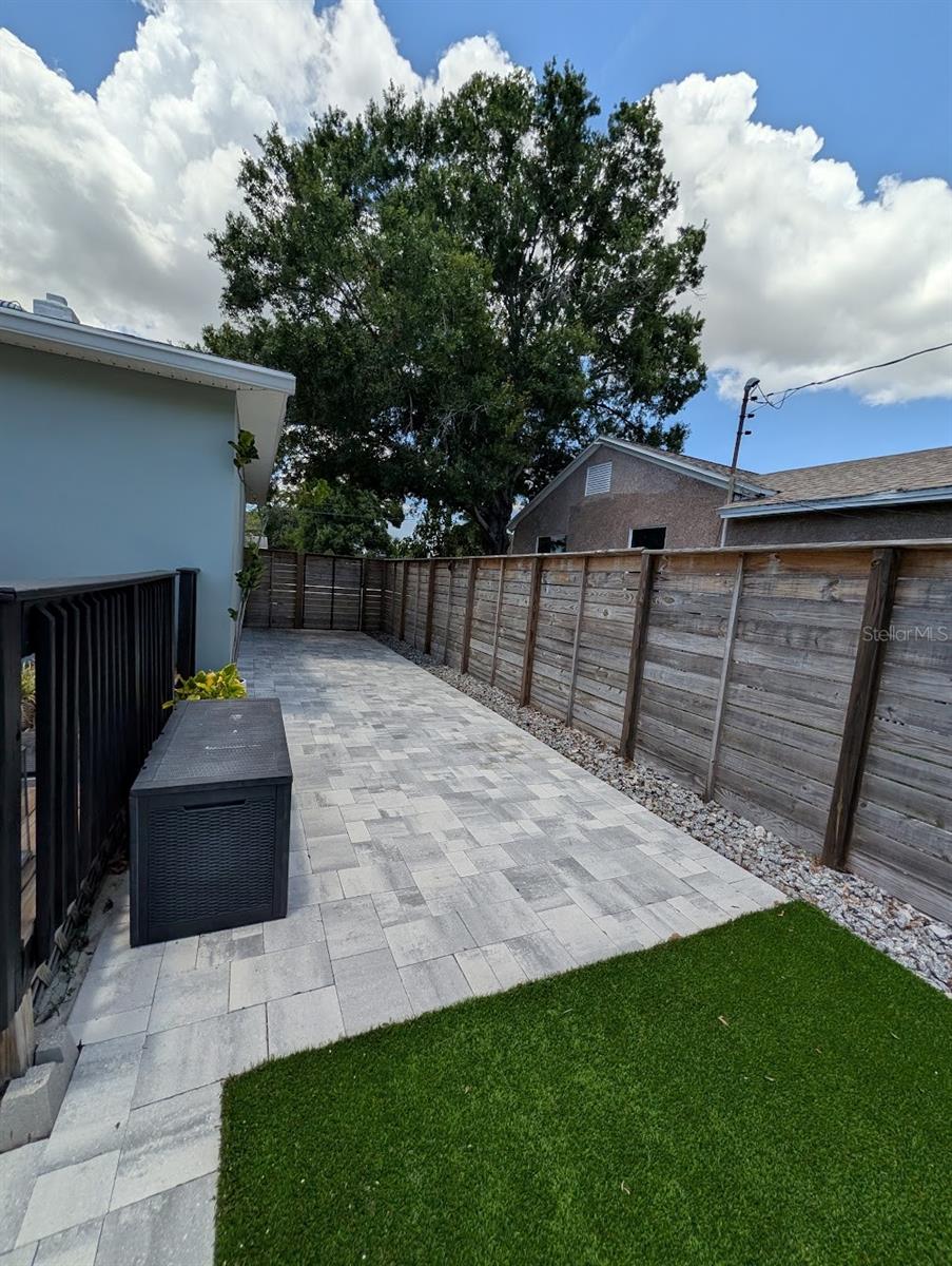 KENILWORTH - Residential
