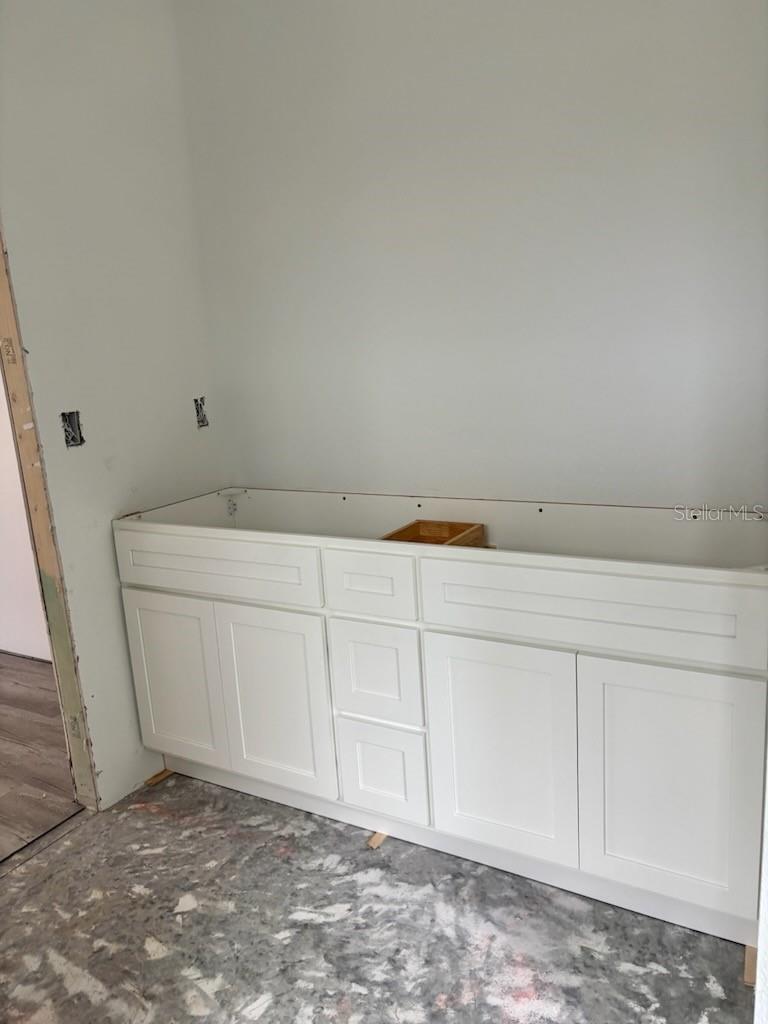 COUNTRY ESTATE - Residential