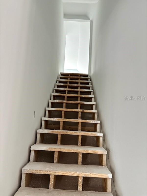 COUNTRY ESTATE - Residential