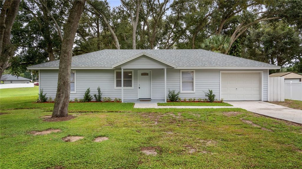 Photo of 114 W Osceola Court, Minneola, FL 34715 (MLS # G5102807)