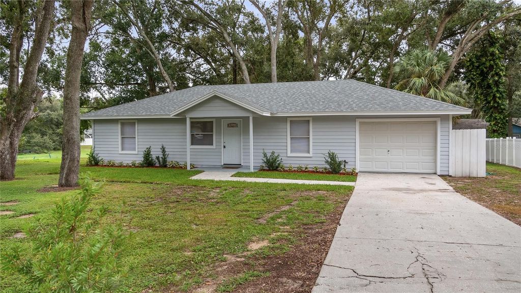 Photo of 114 W Osceola Court, Minneola, FL 34715 (MLS # G5102807)