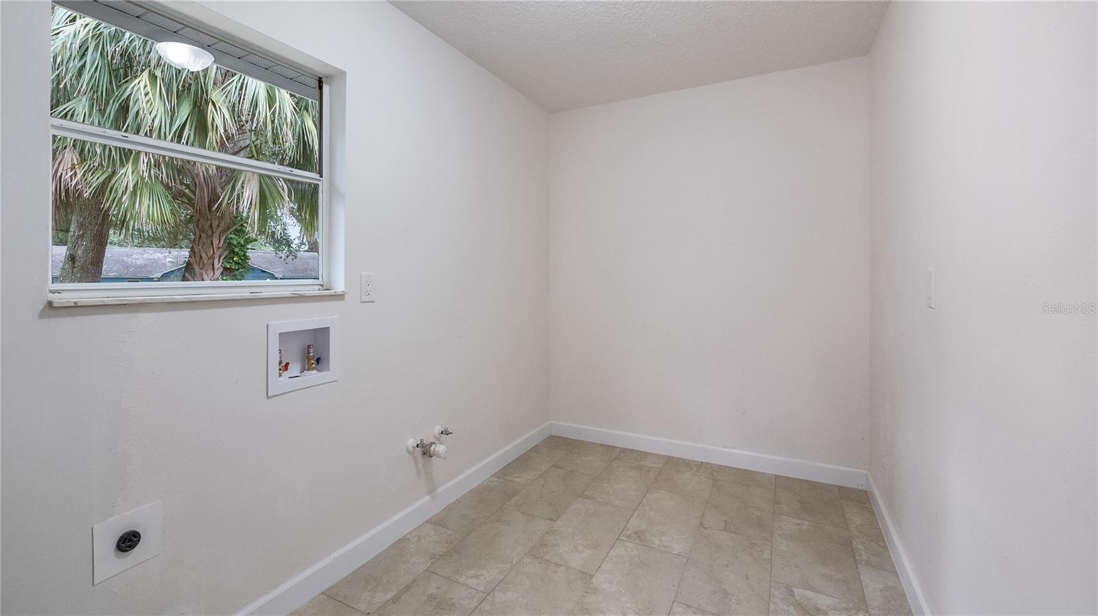 MINNEOLA HODGES SUB - Residential