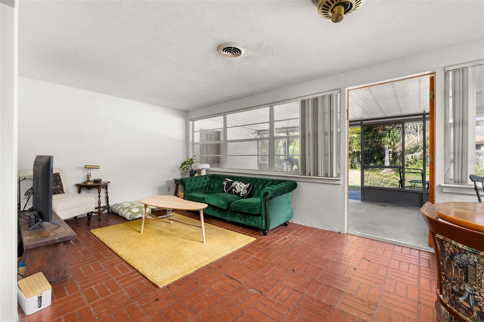 ARDSLEY MANOR SUB - Residential