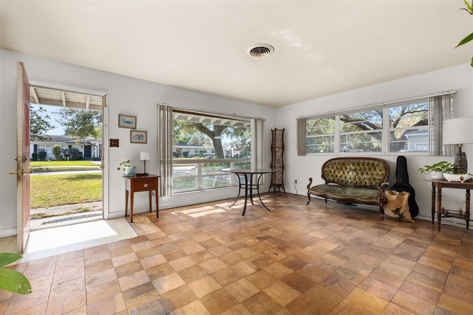 ARDSLEY MANOR SUB - Residential