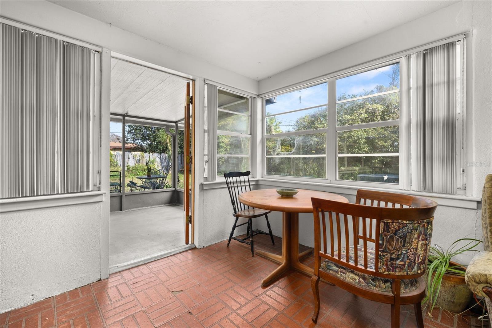 ARDSLEY MANOR SUB - Residential