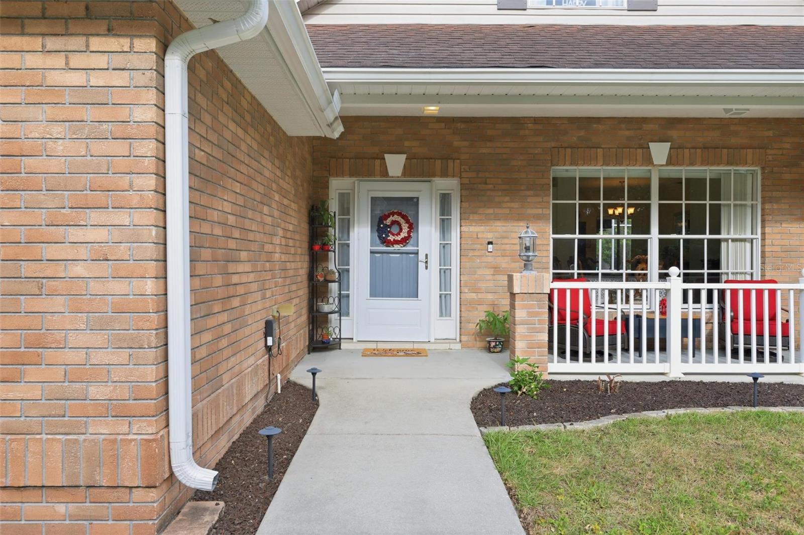 1661 WONDERING OAK LANE