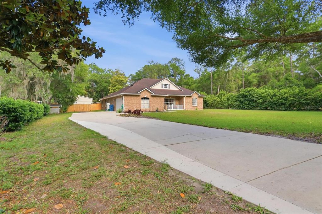 Photo of 1661 Wondering Oak Lane, Deland, FL 32720 (MLS # V4948817)