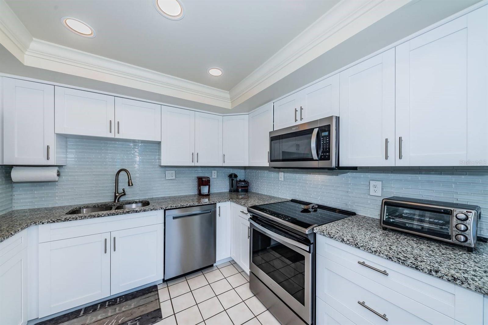 6145 SUN BOULEVARD 404