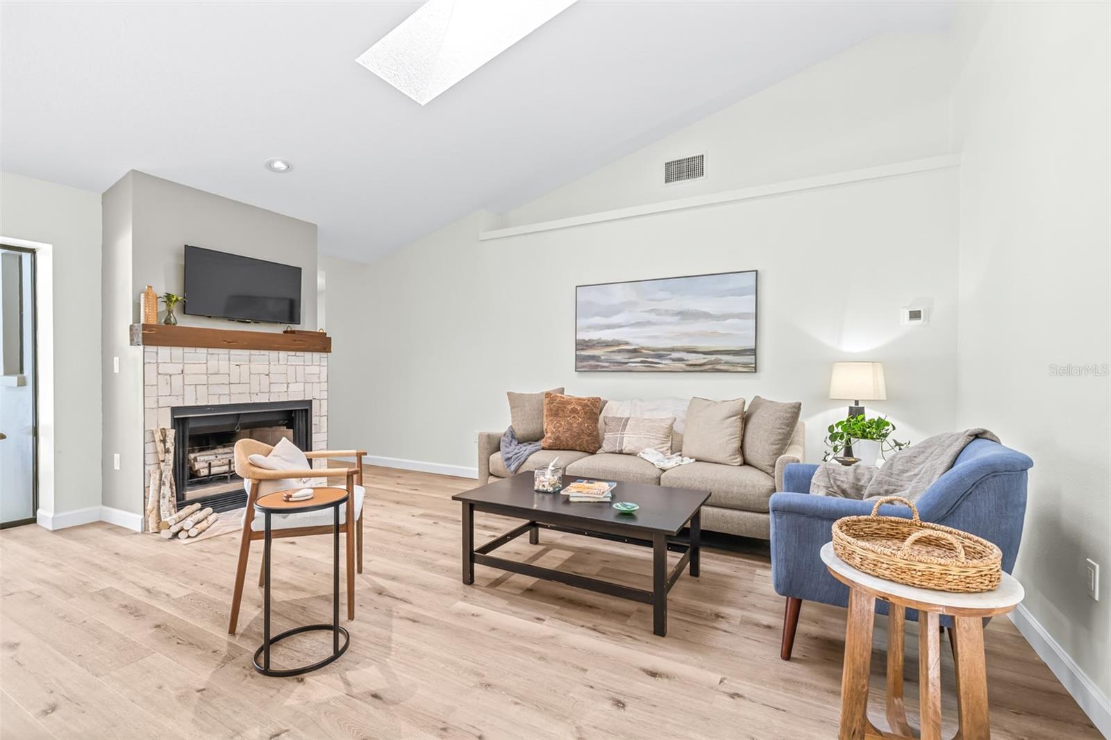 COUNTRY WOODS - Residential