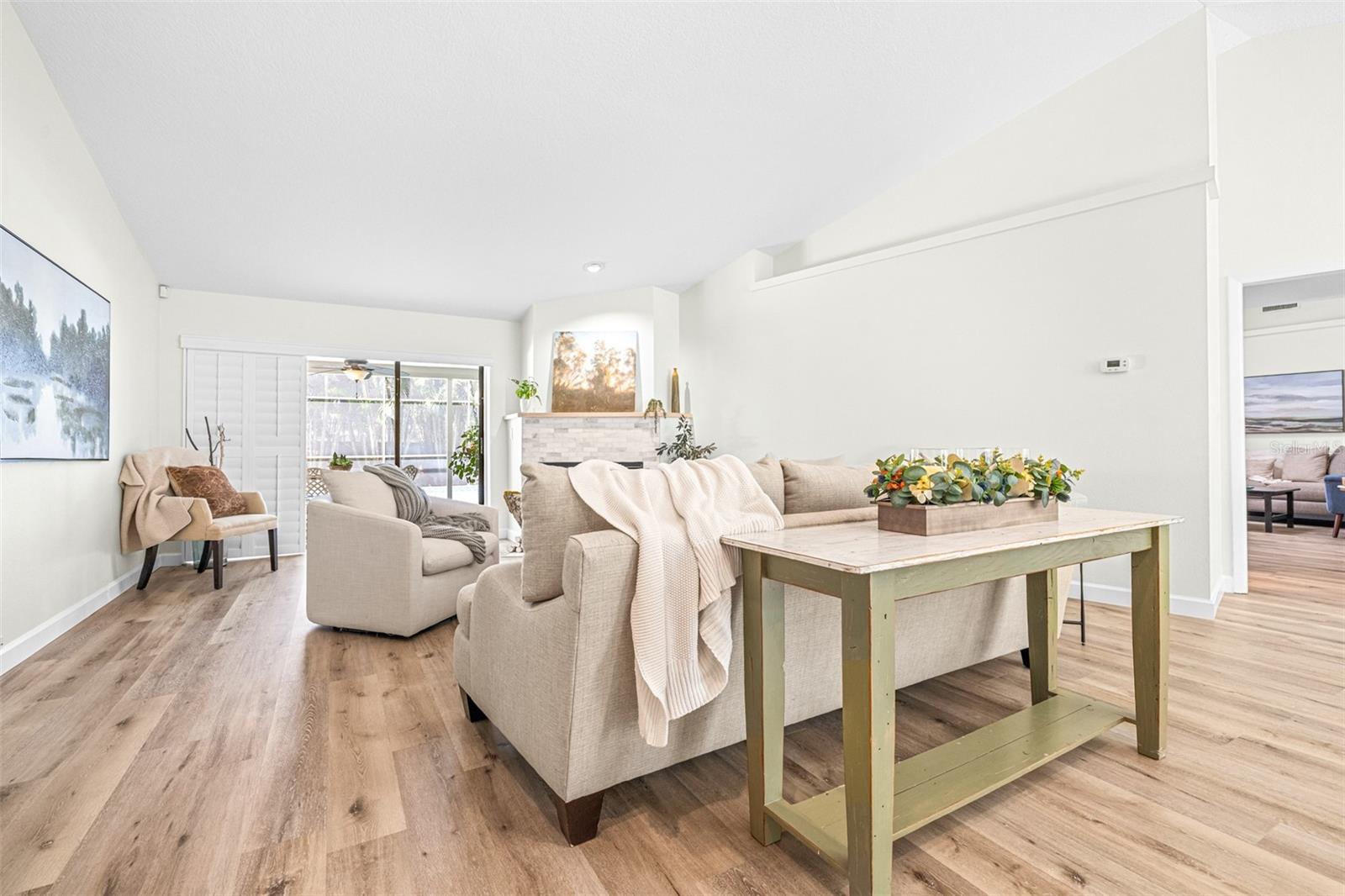 COUNTRY WOODS - Residential
