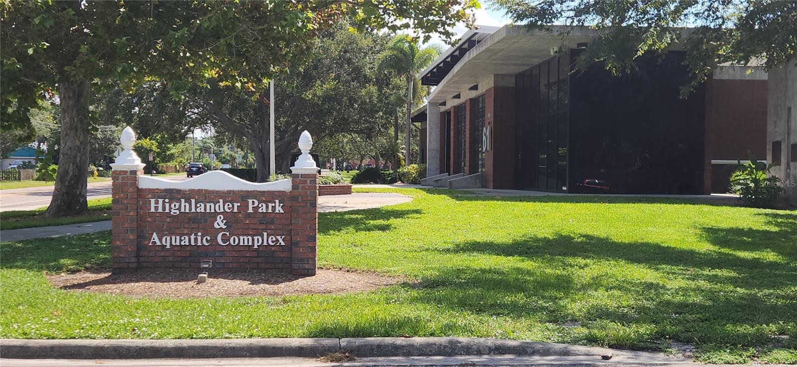 COUNTRY WOODS - Residential