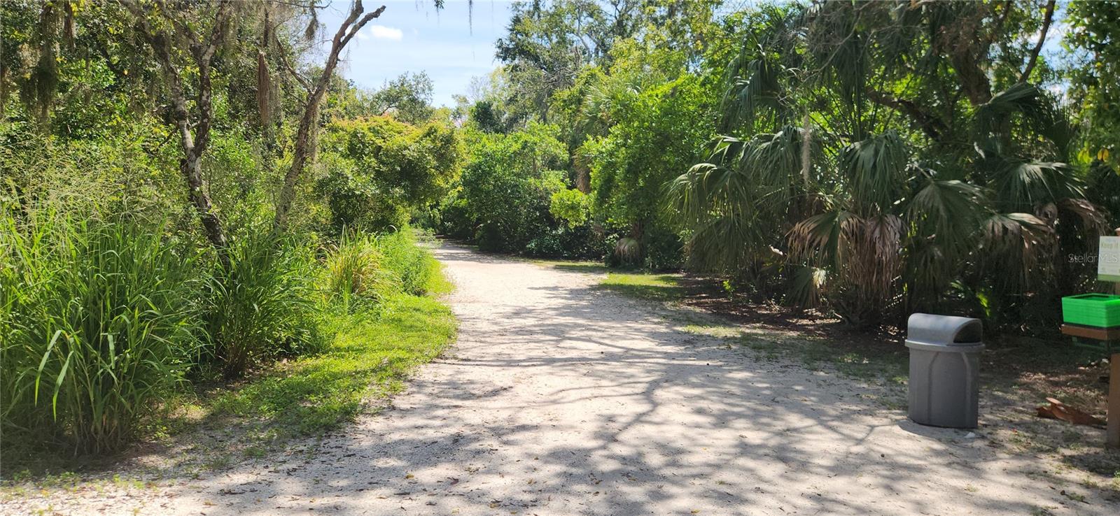 COUNTRY WOODS - Residential