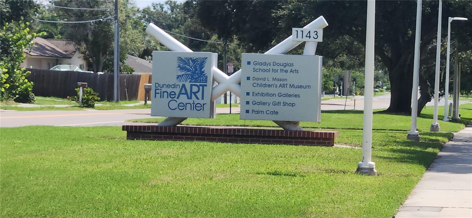 COUNTRY WOODS - Residential