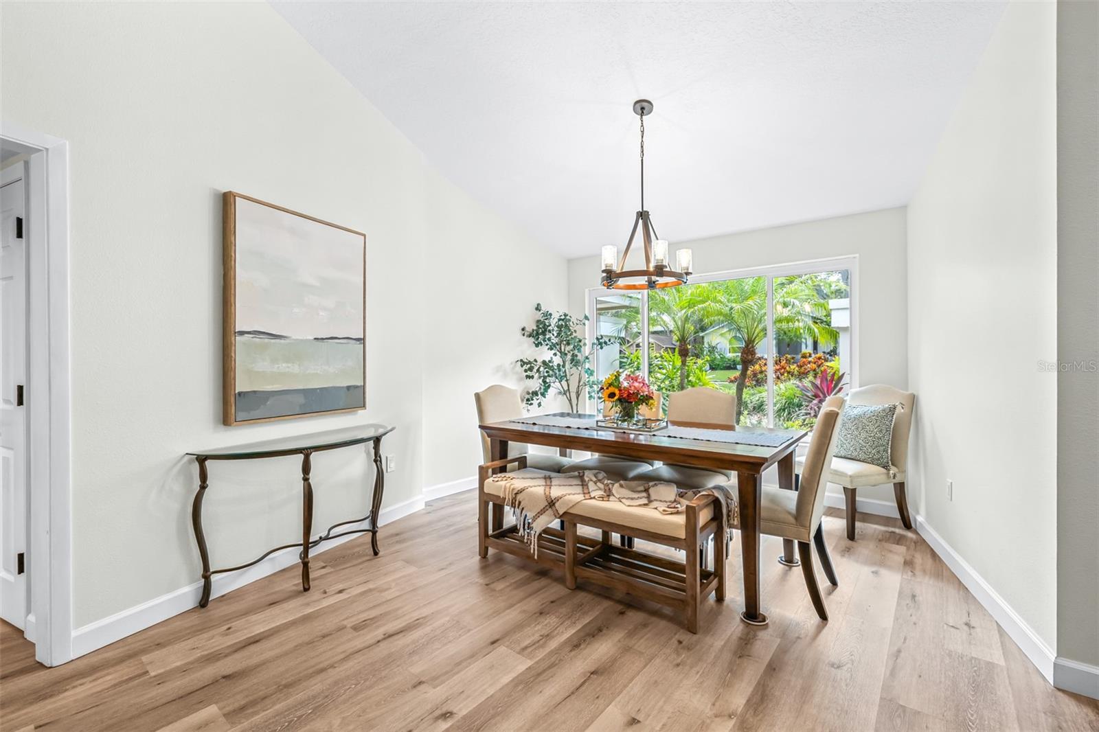 COUNTRY WOODS - Residential