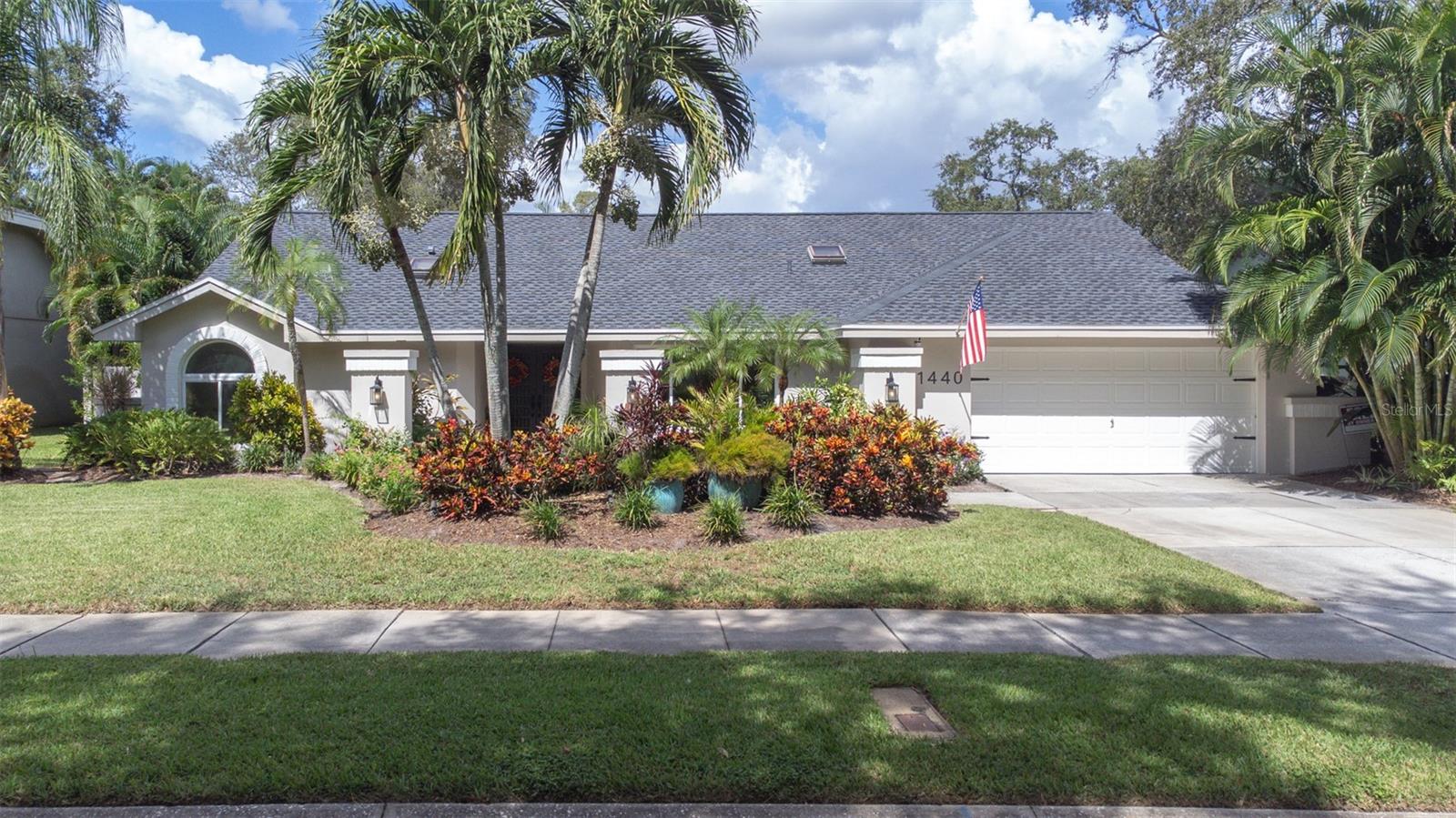 COUNTRY WOODS - Residential