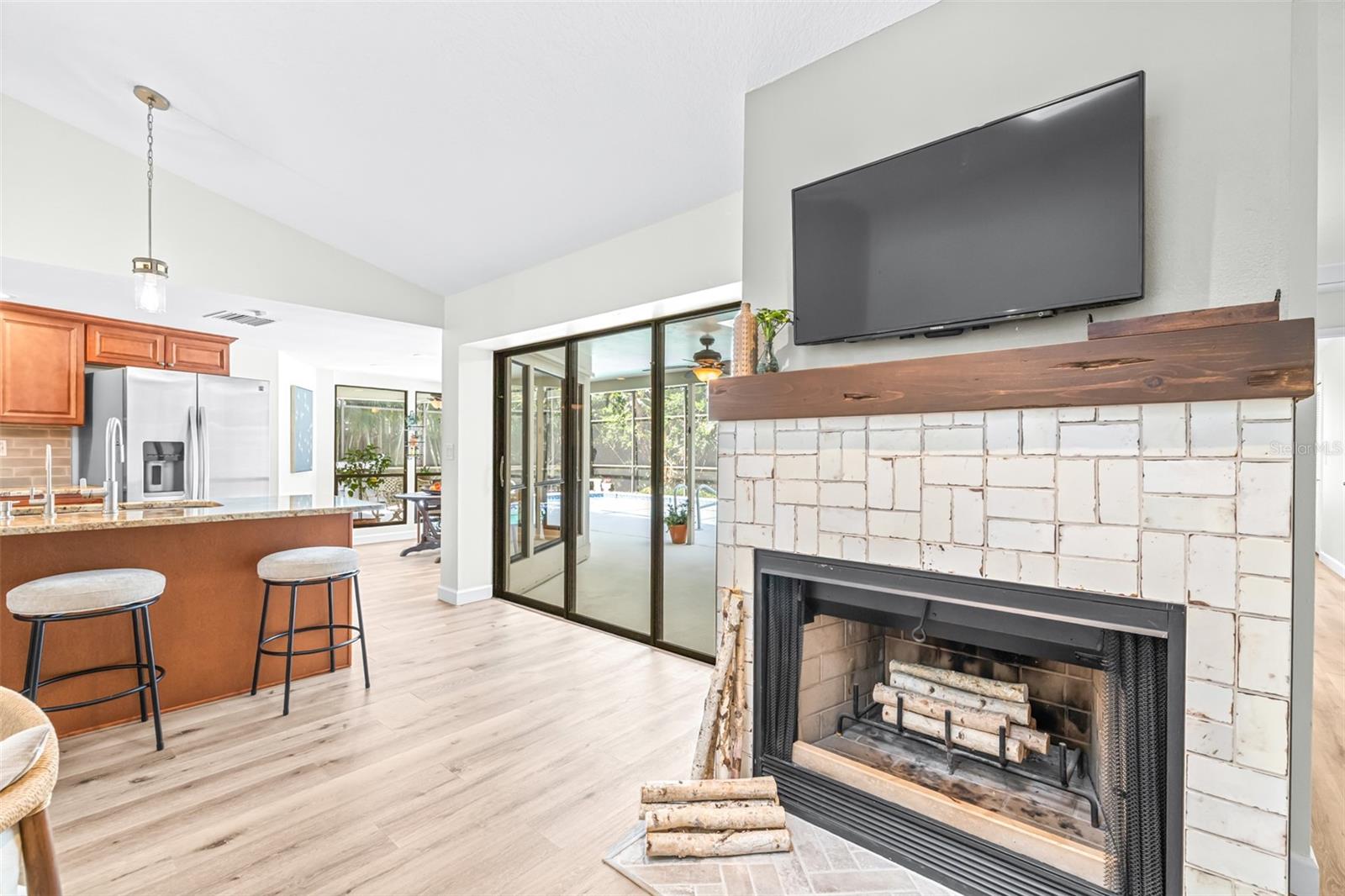 COUNTRY WOODS - Residential