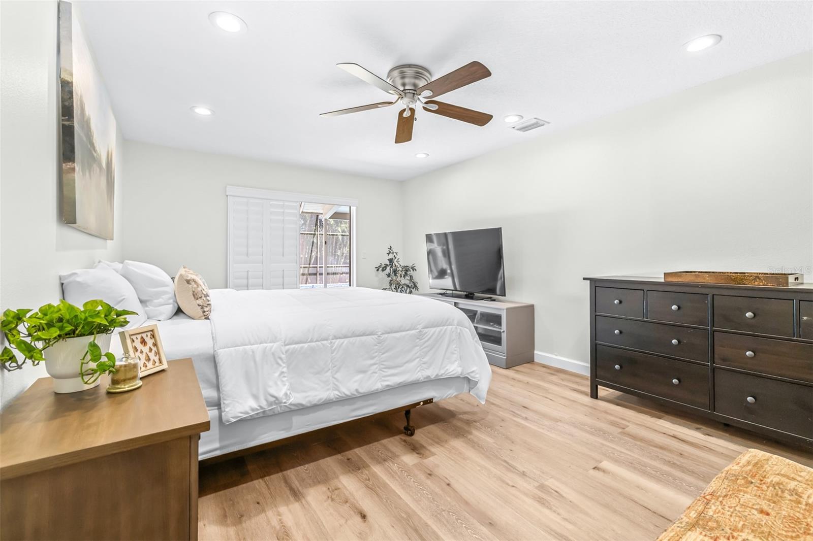 COUNTRY WOODS - Residential